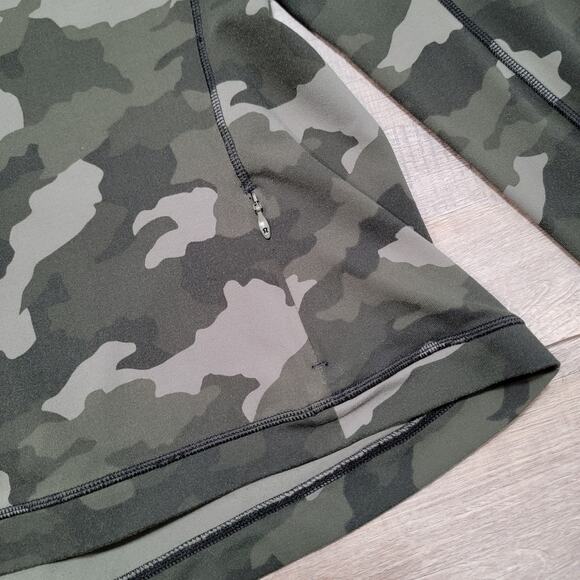 Lululemon Size 10 Camo Long Sleeve Running Top Thumb Holes Crew Neck Camouflage - Picture 4 of 6